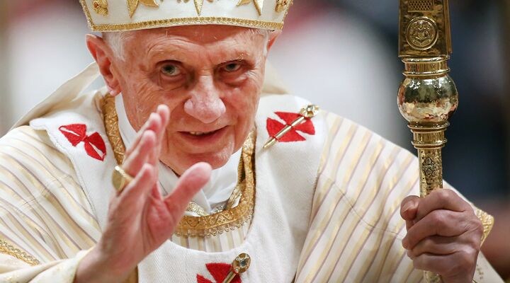 Pope Brings English Church Heel | theTrumpet.com