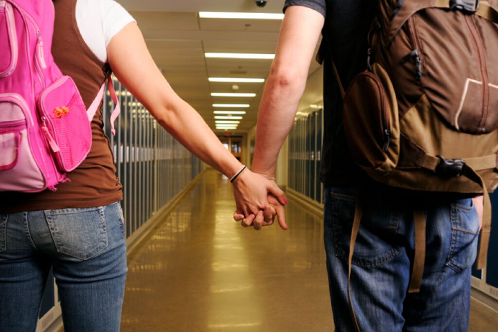 teens-corrupted-by-hollywood-sex-scenes-thetrumpet