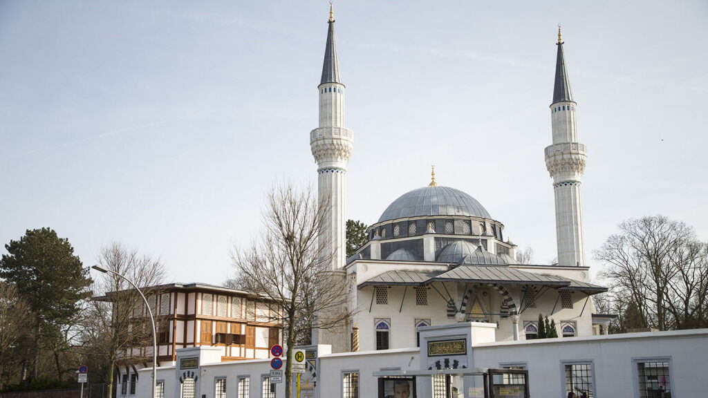 German Politician Calls for Mosque Regulations