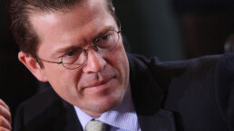 KT zu Guttenberg Is Back!