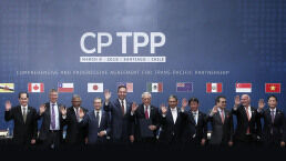 America Frozen Out of World Trade