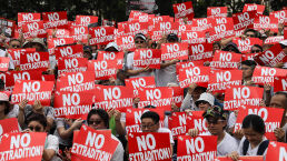 Hong Kong Shows Dangers of &lsquo;Letting China In&rsquo;