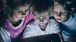 Screens: A Mind-Altering Weapon