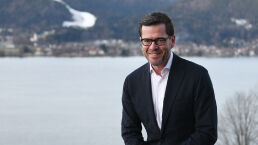 Guttenberg Endorses Strong Government Action