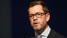 Guttenberg, the Digital Euro and the Dollar