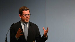 Former German Defense Minister Speaks Out