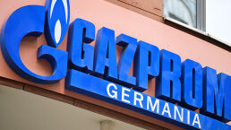 Russia and China Ink &lsquo;Historic Deal&rsquo; to Settle Gas Sales in Rubles and Yuan