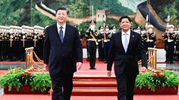 Philippine President Visits China, Shifts Relations Into High Gear