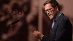 Guttenberg Invests to Solve the Bundeswehr’s Procurement Problem