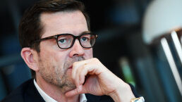 While the German Government Fails, Another Leader Rises