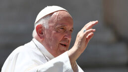 Why the Pope Wants Ukraine to Show the ‘White Flag’