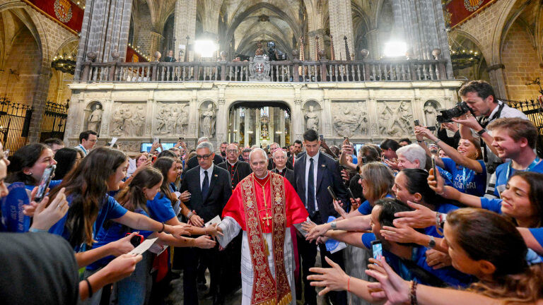 Pope Glorifies Spain&rsquo;s History, Attacks U.S. and Israel