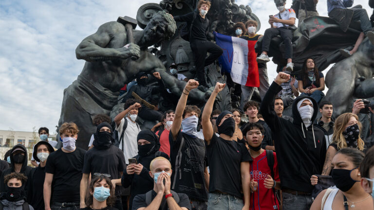 Riots or Rosaries: France&rsquo;s Stark Choice